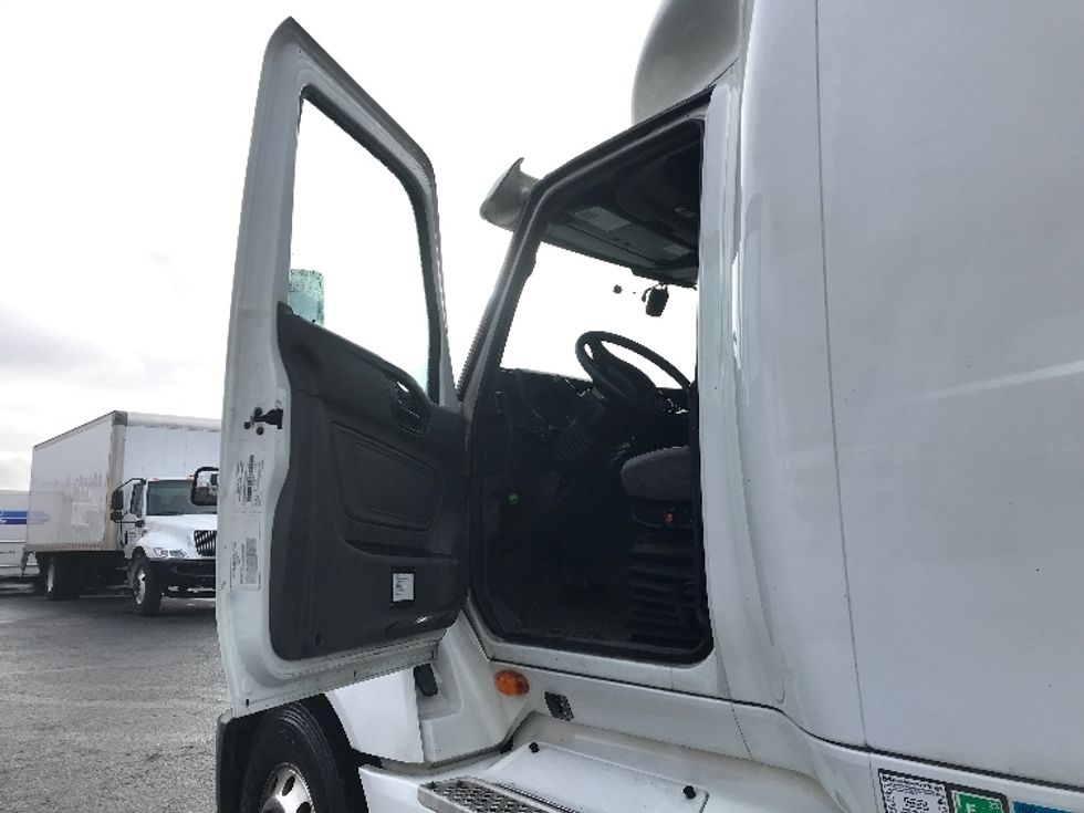 Sleeper Tractor-Heavy Duty Tractors-International-2020-LT625-Spokane Valley-WA-427,154\n\t\tmiles-$ 56,500 - Image 9