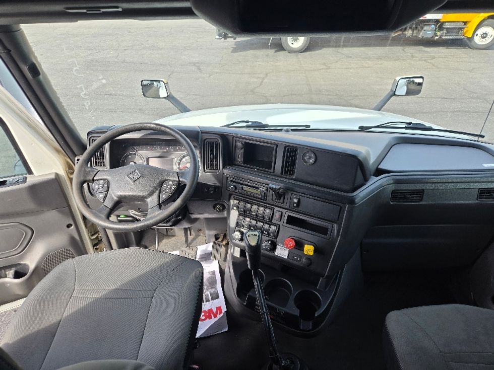 Sleeper Tractor-Heavy Duty Tractors-International-2020-LT625-Spokane Valley-WA-436,707\n\t\tmiles-$ 44,250 - Image 12