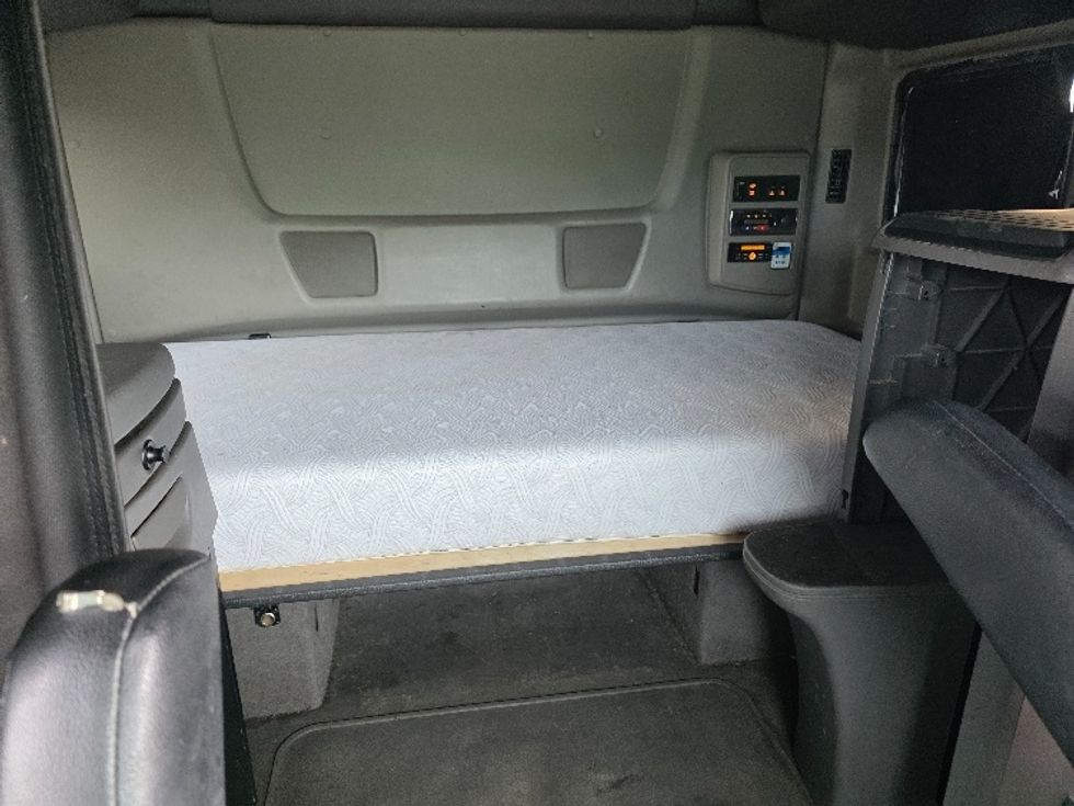 Sleeper Tractor-Heavy Duty Tractors-International-2020-LT625-Spokane Valley-WA-436,707\n\t\tmiles-$ 44,250 - Image 15