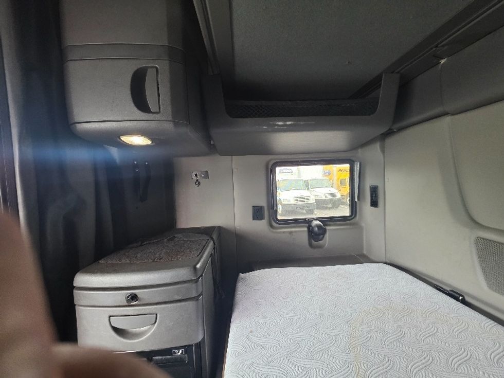 Sleeper Tractor-Heavy Duty Tractors-International-2020-LT625-Spokane Valley-WA-436,707\n\t\tmiles-$ 44,250 - Image 18