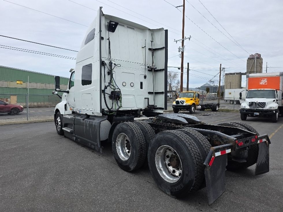 Sleeper Tractor-Heavy Duty Tractors-International-2020-LT625-Spokane Valley-WA-436,707\n\t\tmiles-$ 44,250 - Image 5
