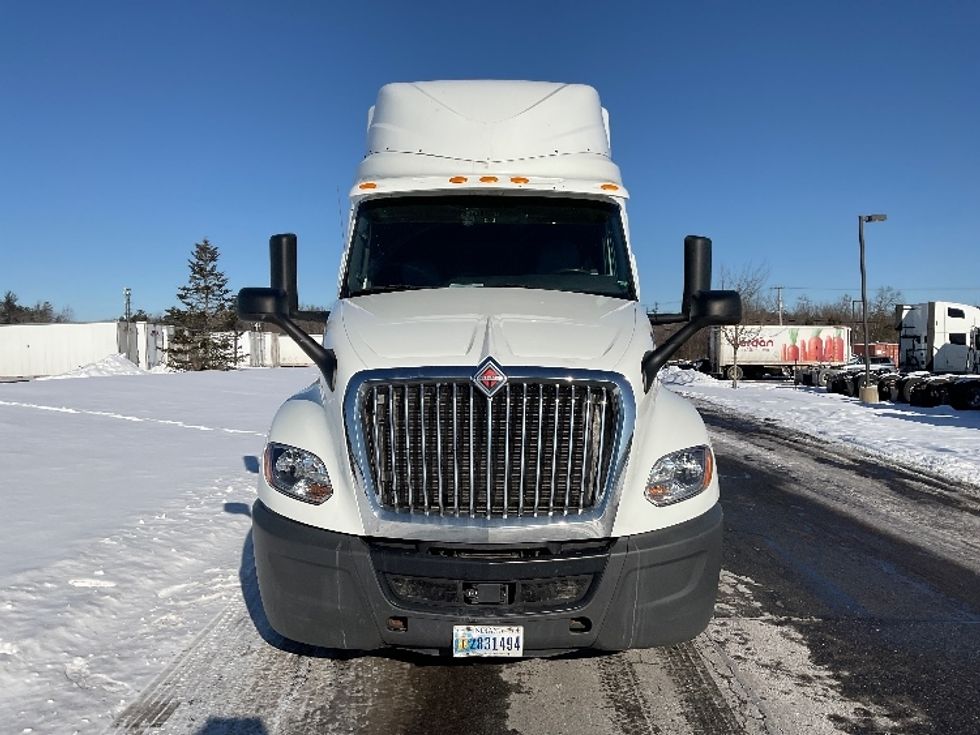 Sleeper Tractor-Heavy Duty Tractors-International-2020-LT625-Sturtevant-WI-496,395\n\t\tmiles-$ 39,000 - Image 2