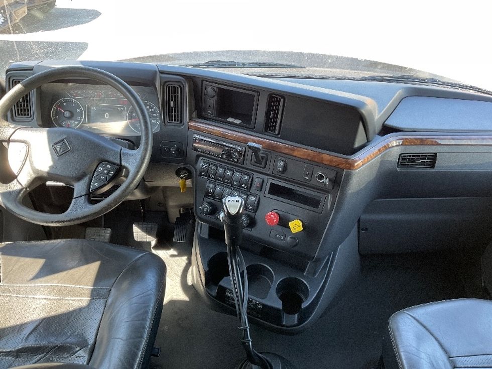 Sleeper Tractor-Heavy Duty Tractors-International-2020-LT625-Surrey-BC-417,599\n\t\tkm-$ 73,250 - Image 12