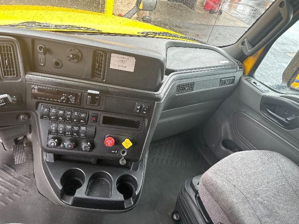 Sleeper Tractor-Heavy Duty Tractors-International-2020-LT625-Swedesboro-NJ-435,261\n\t\tmiles-$ 49,500 - Image 12