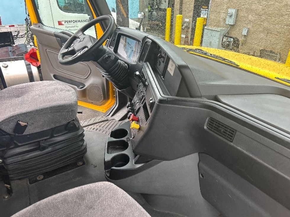 Sleeper Tractor-Heavy Duty Tractors-International-2020-LT625-Swedesboro-NJ-435,261\n\t\tmiles-$ 49,500 - Image 15