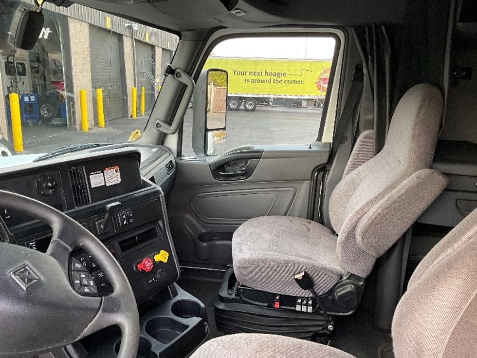 Sleeper Tractor-Heavy Duty Tractors-International-2020-LT625-Swedesboro-NJ-439,558\n\t\tmiles-$ 48,000 - Image 10