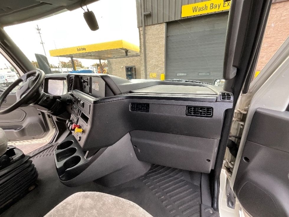 Sleeper Tractor-Heavy Duty Tractors-International-2020-LT625-Swedesboro-NJ-439,558\n\t\tmiles-$ 48,000 - Image 14