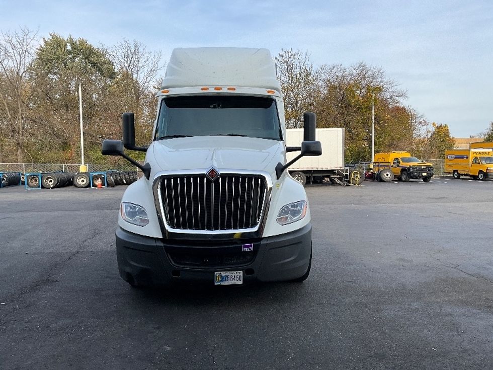 Sleeper Tractor-Heavy Duty Tractors-International-2020-LT625-Swedesboro-NJ-439,558\n\t\tmiles-$ 48,000 - Image 2