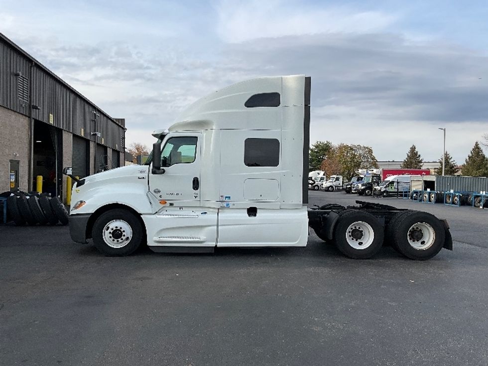 Sleeper Tractor-Heavy Duty Tractors-International-2020-LT625-Swedesboro-NJ-439,558\n\t\tmiles-$ 48,000 - Image 4