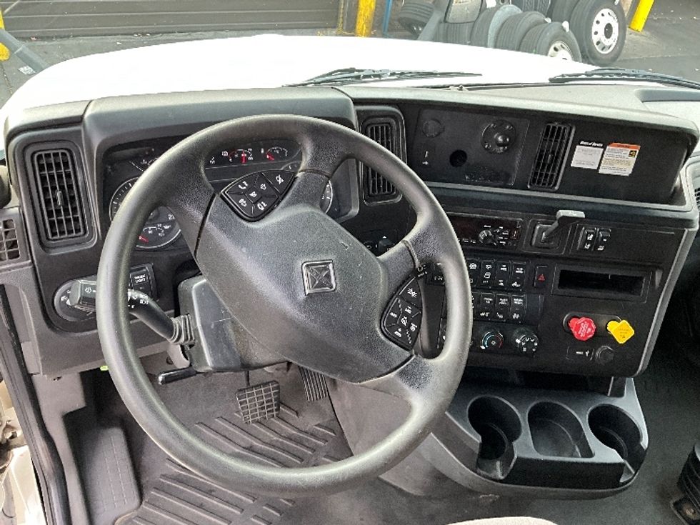 Sleeper Tractor-Heavy Duty Tractors-International-2020-LT625-Swedesboro-NJ-441,255\n\t\tmiles-$ 39,500 - Image 11