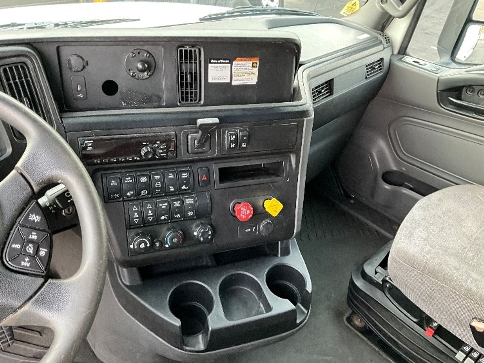 Sleeper Tractor-Heavy Duty Tractors-International-2020-LT625-Swedesboro-NJ-441,255\n\t\tmiles-$ 39,500 - Image 12