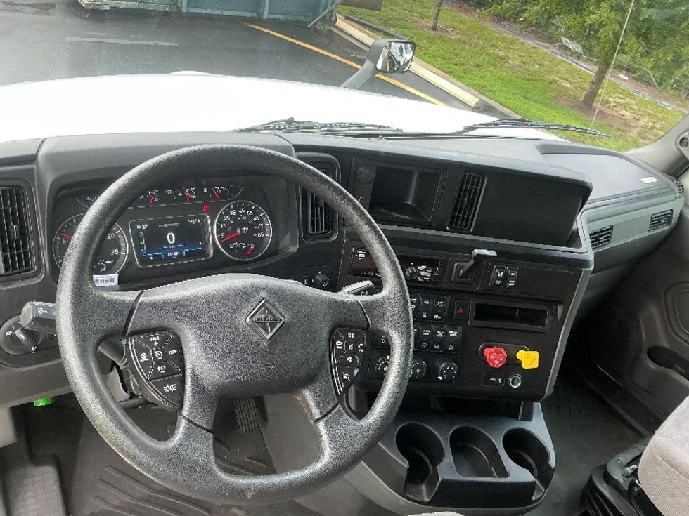 Sleeper Tractor-Heavy Duty Tractors-International-2020-LT625-Tampa-FL-336,220\n\t\tmiles-$ 60,250 - Image 11