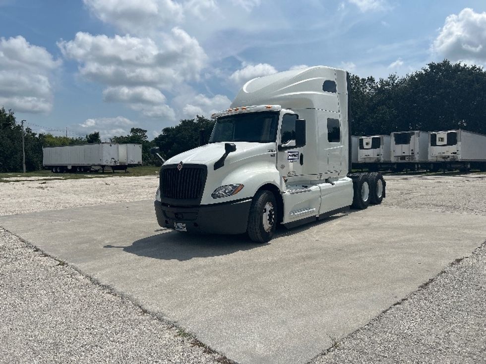 Sleeper Tractor-Heavy Duty Tractors-International-2020-LT625-Tampa-FL-336,220\n\t\tmiles-$ 60,250 - Image 3