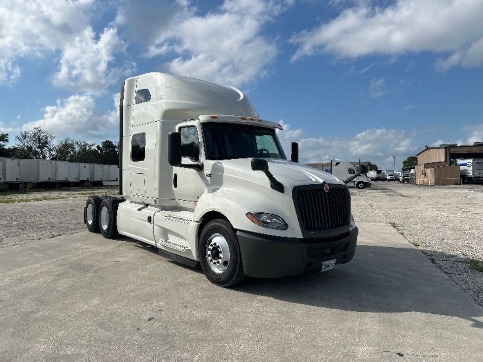 Sleeper Tractor-Heavy Duty Tractors-International-2020-LT625-Tampa-FL-367,608\n\t\tmiles-$ 58,250 - Image 1