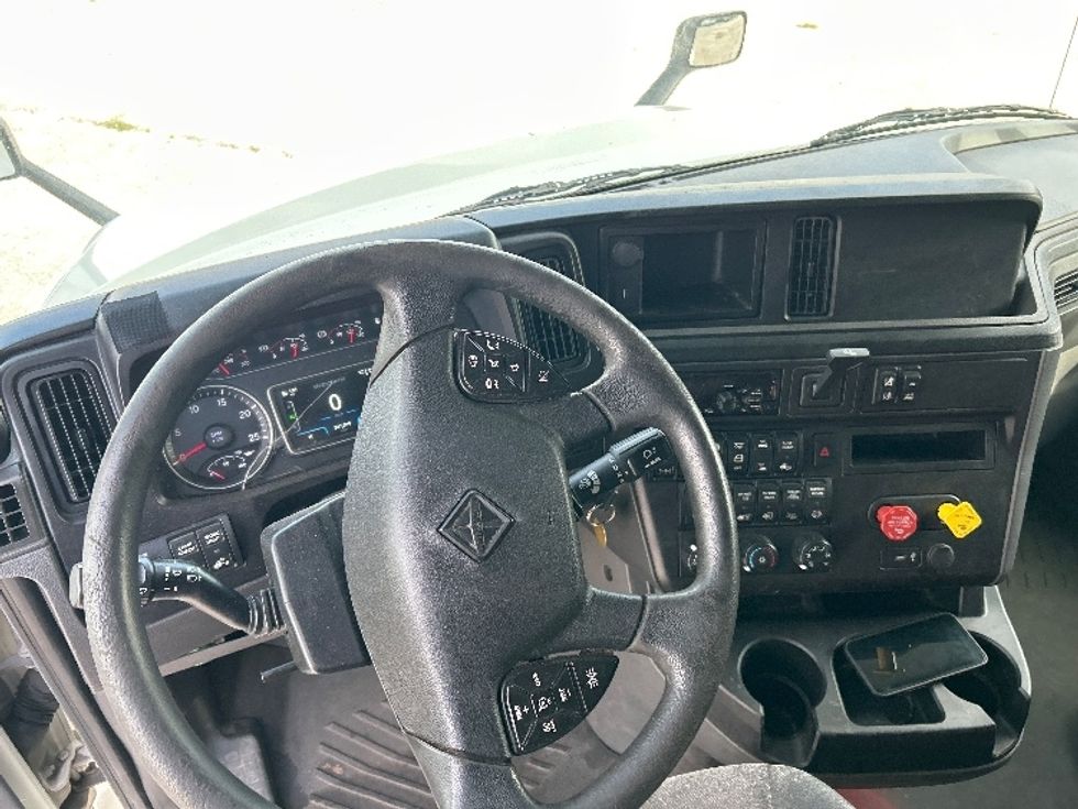 Sleeper Tractor-Heavy Duty Tractors-International-2020-LT625-Tampa-FL-367,608\n\t\tmiles-$ 58,250 - Image 11