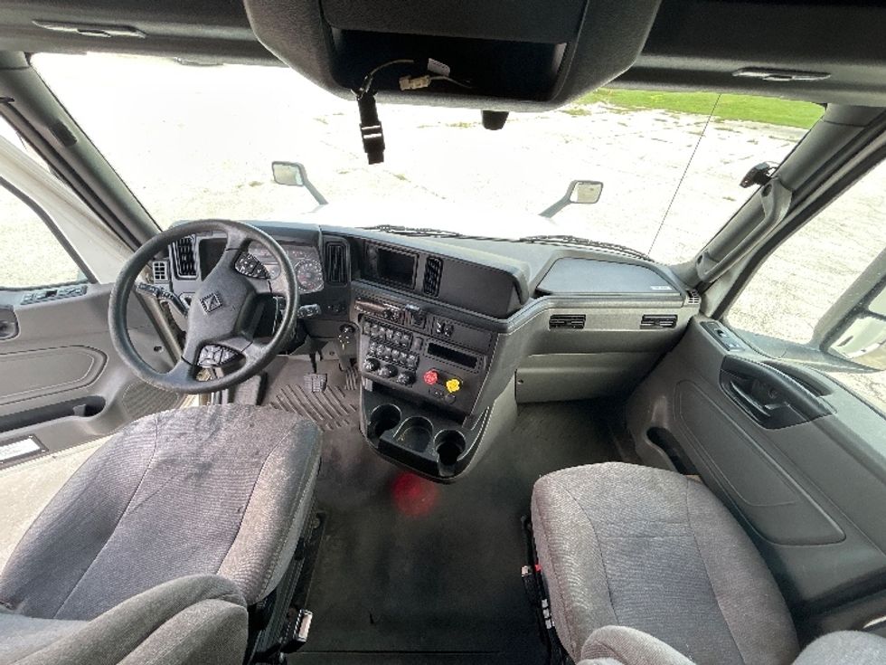 Sleeper Tractor-Heavy Duty Tractors-International-2020-LT625-Tampa-FL-367,608\n\t\tmiles-$ 58,250 - Image 12