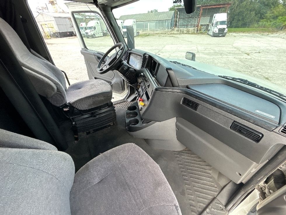 Sleeper Tractor-Heavy Duty Tractors-International-2020-LT625-Tampa-FL-367,608\n\t\tmiles-$ 58,250 - Image 15