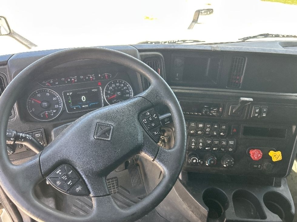 Sleeper Tractor-Heavy Duty Tractors-International-2020-LT625-Tampa-FL-399,716\n\t\tmiles-$ 56,250 - Image 11