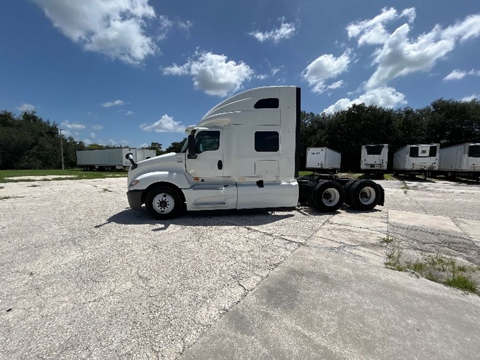 Sleeper Tractor-Heavy Duty Tractors-International-2020-LT625-Tampa-FL-399,716\n\t\tmiles-$ 56,250 - Image 4