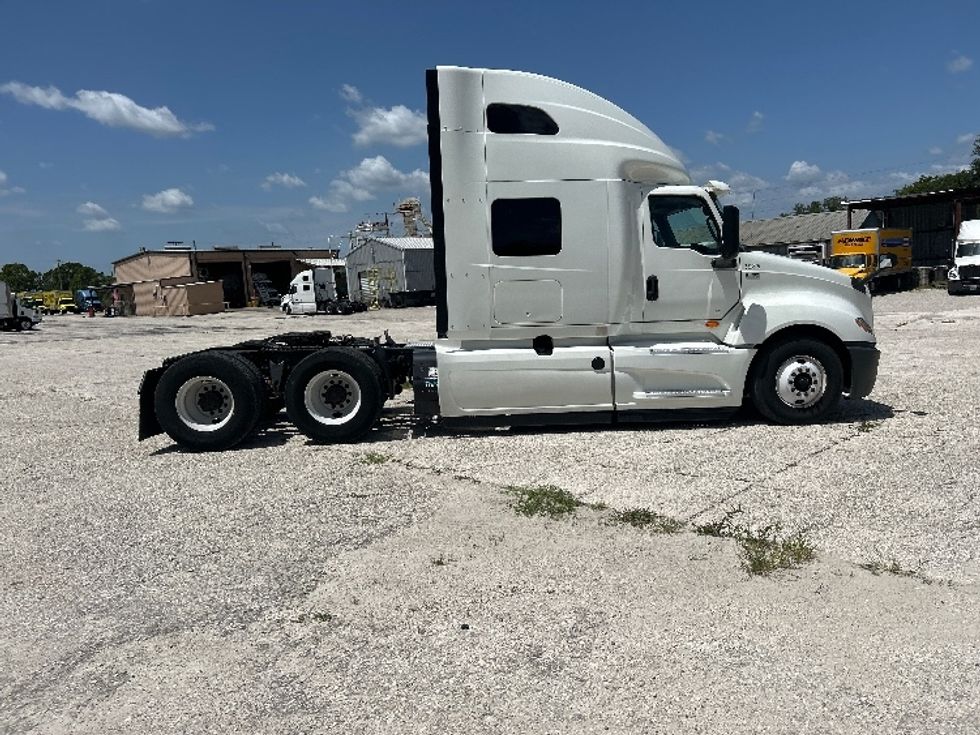 Sleeper Tractor-Heavy Duty Tractors-International-2020-LT625-Tampa-FL-399,716\n\t\tmiles-$ 56,250 - Image 8