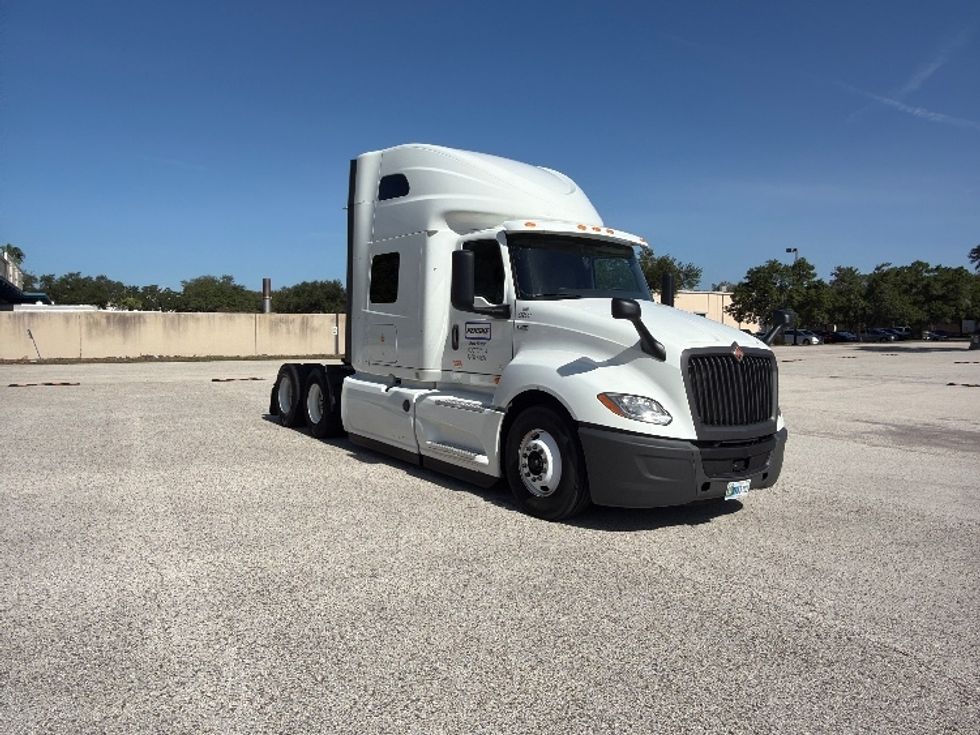 Sleeper Tractor-Heavy Duty Tractors-International-2020-LT625-Tampa-FL-405,232\n\t\tmiles-$ 56,000 - Image 1