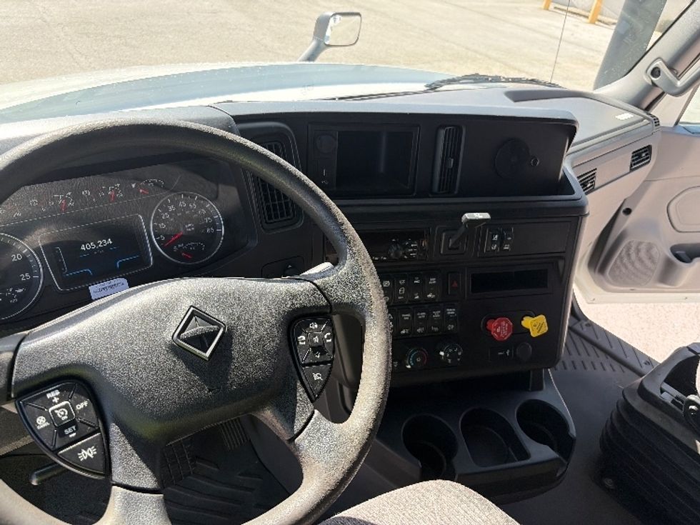 Sleeper Tractor-Heavy Duty Tractors-International-2020-LT625-Tampa-FL-405,232\n\t\tmiles-$ 56,000 - Image 12