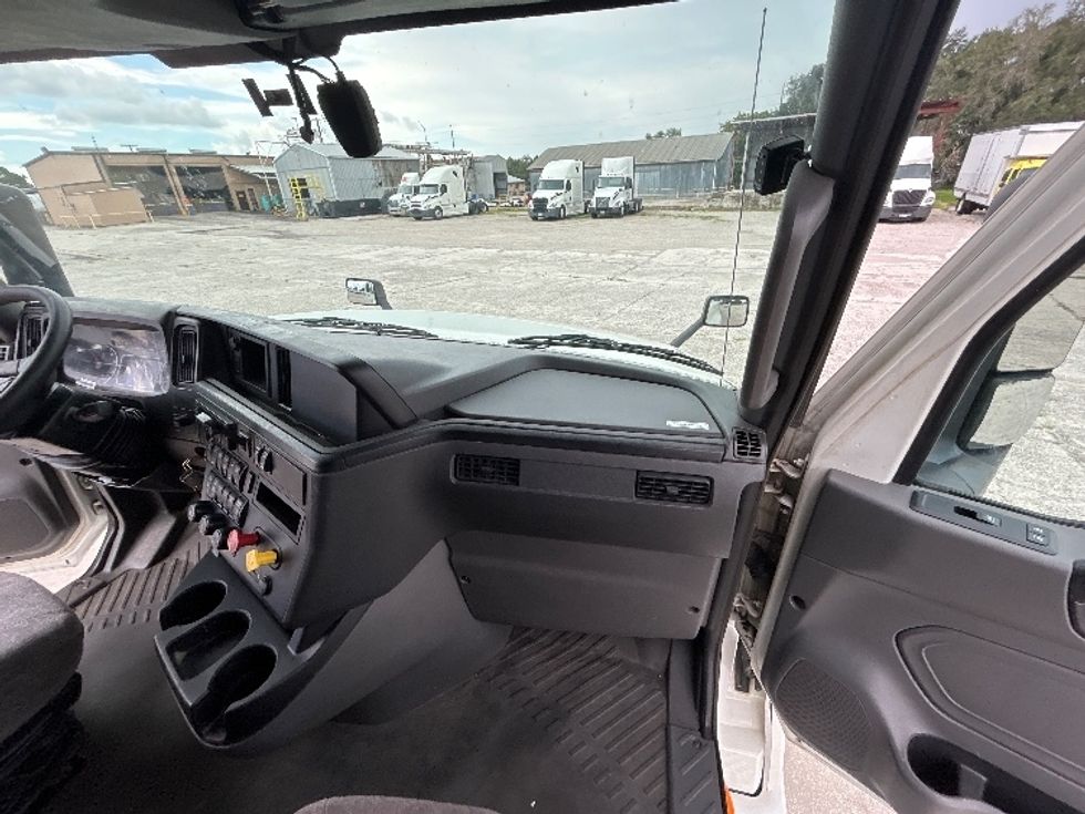 Sleeper Tractor-Heavy Duty Tractors-International-2020-LT625-Tampa-FL-423,738\n\t\tmiles-$ 54,750 - Image 14