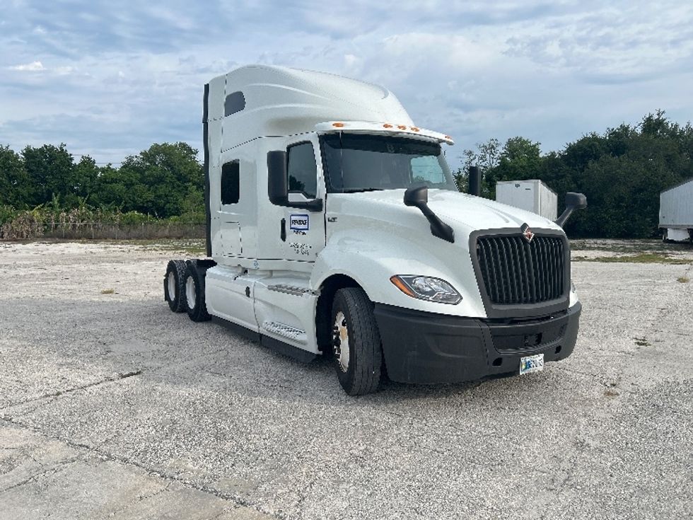 Sleeper Tractor-Heavy Duty Tractors-International-2020-LT625-Tampa-FL-434,238\n\t\tmiles-$ 52,750 - Image 1