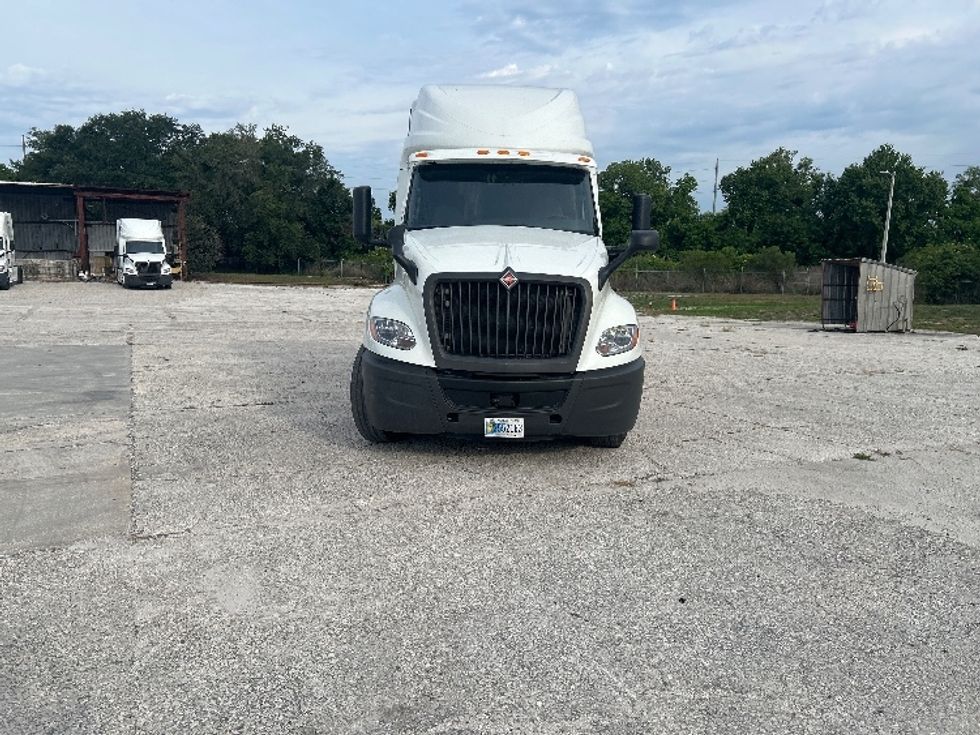 Sleeper Tractor-Heavy Duty Tractors-International-2020-LT625-Tampa-FL-434,238\n\t\tmiles-$ 52,750 - Image 2