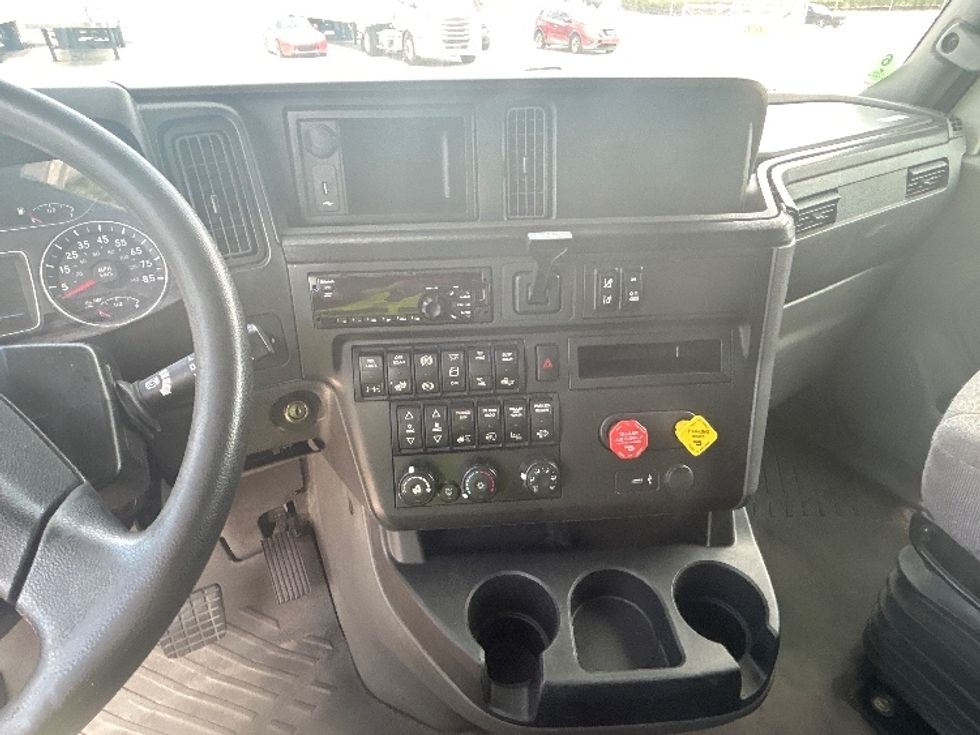 Sleeper Tractor-Heavy Duty Tractors-International-2020-LT625-Tampa-FL-475,287\n\t\tmiles-$ 53,500 - Image 12