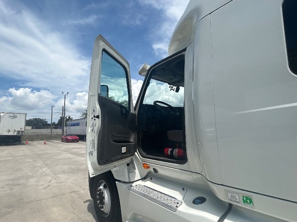 Sleeper Tractor-Heavy Duty Tractors-International-2020-LT625-Tampa-FL-475,287\n\t\tmiles-$ 53,500 - Image 9