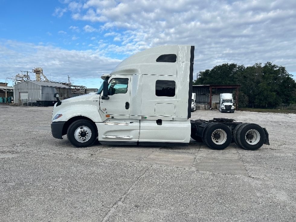 Sleeper Tractor-Heavy Duty Tractors-International-2020-LT625-Tampa-FL-504,420\n\t\tmiles-$ 49,500 - Image 4