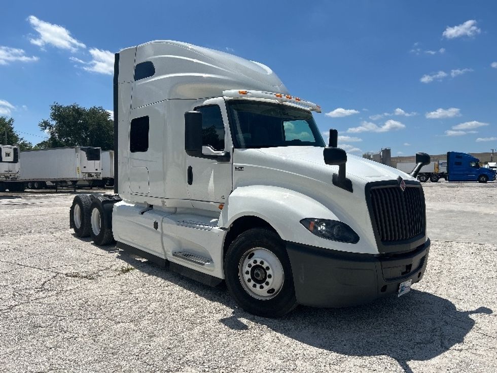 Sleeper Tractor-Heavy Duty Tractors-International-2020-LT625-Tampa-FL-540,472\n\t\tmiles-$ 48,750 - Image 1