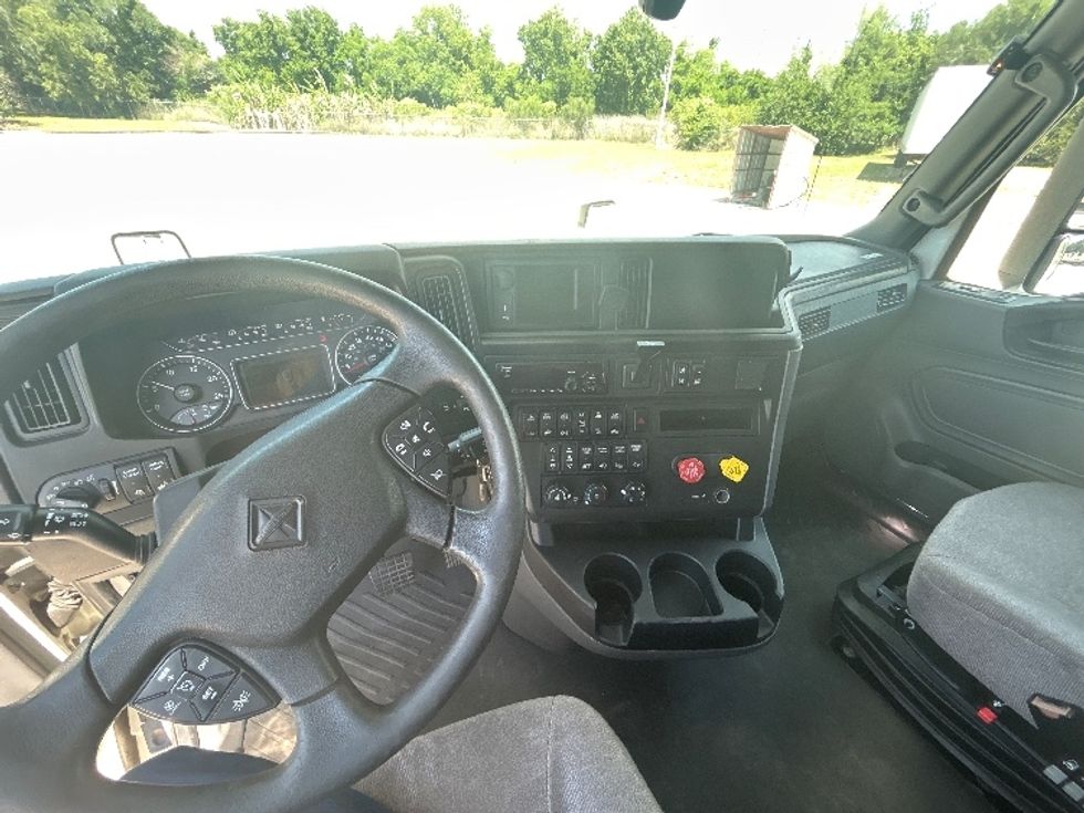 Sleeper Tractor-Heavy Duty Tractors-International-2020-LT625-Tampa-FL-540,472\n\t\tmiles-$ 48,750 - Image 11