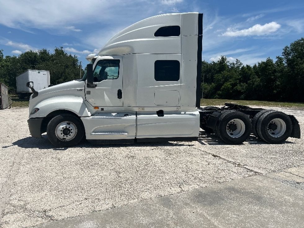 Sleeper Tractor-Heavy Duty Tractors-International-2020-LT625-Tampa-FL-540,472\n\t\tmiles-$ 48,750 - Image 4