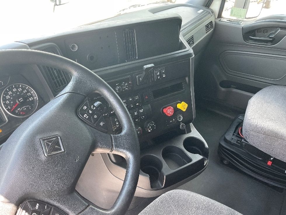 Sleeper Tractor-Heavy Duty Tractors-International-2020-LT625-Tampa-FL-583,128\n\t\tmiles-$ 41,500 - Image 10