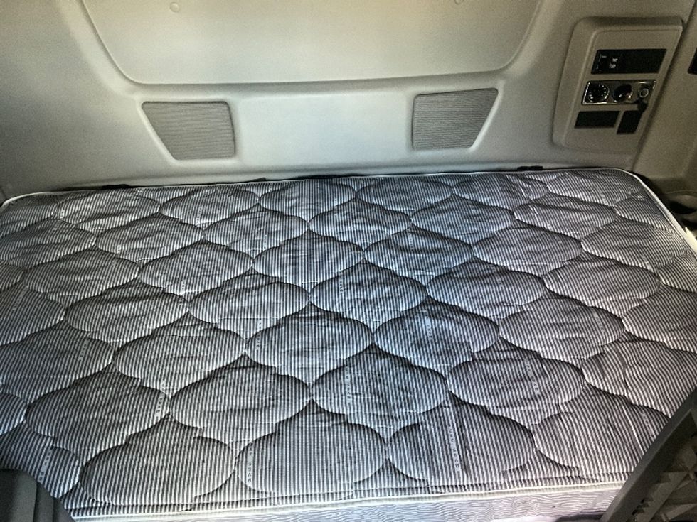 Sleeper Tractor-Heavy Duty Tractors-International-2020-LT625-Tampa-FL-583,128\n\t\tmiles-$ 41,500 - Image 17