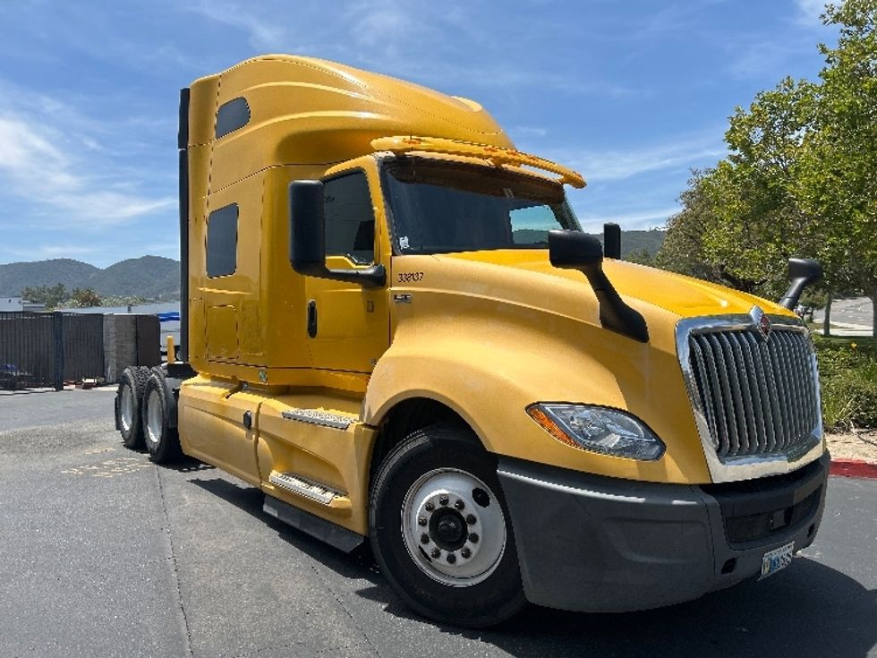 Sleeper Tractor-Heavy Duty Tractors-International-2020-LT625-Torrance-CA-404,258\n\t\tmiles-$ 47,250 - Image 1