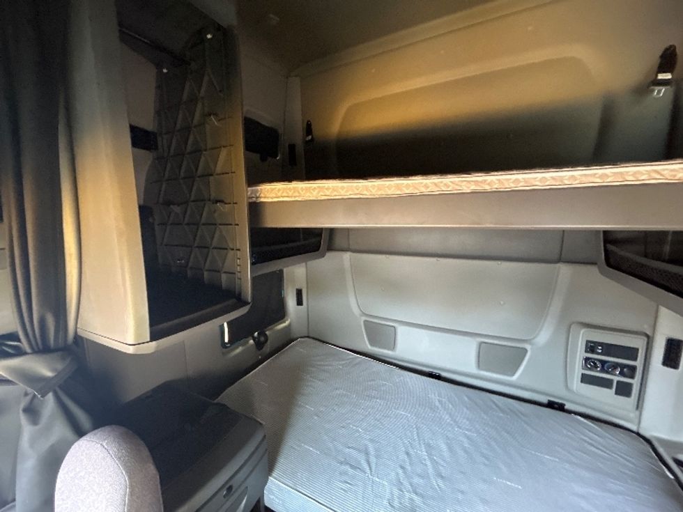 Sleeper Tractor-Heavy Duty Tractors-International-2020-LT625-Torrance-CA-404,258\n\t\tmiles-$ 47,250 - Image 19