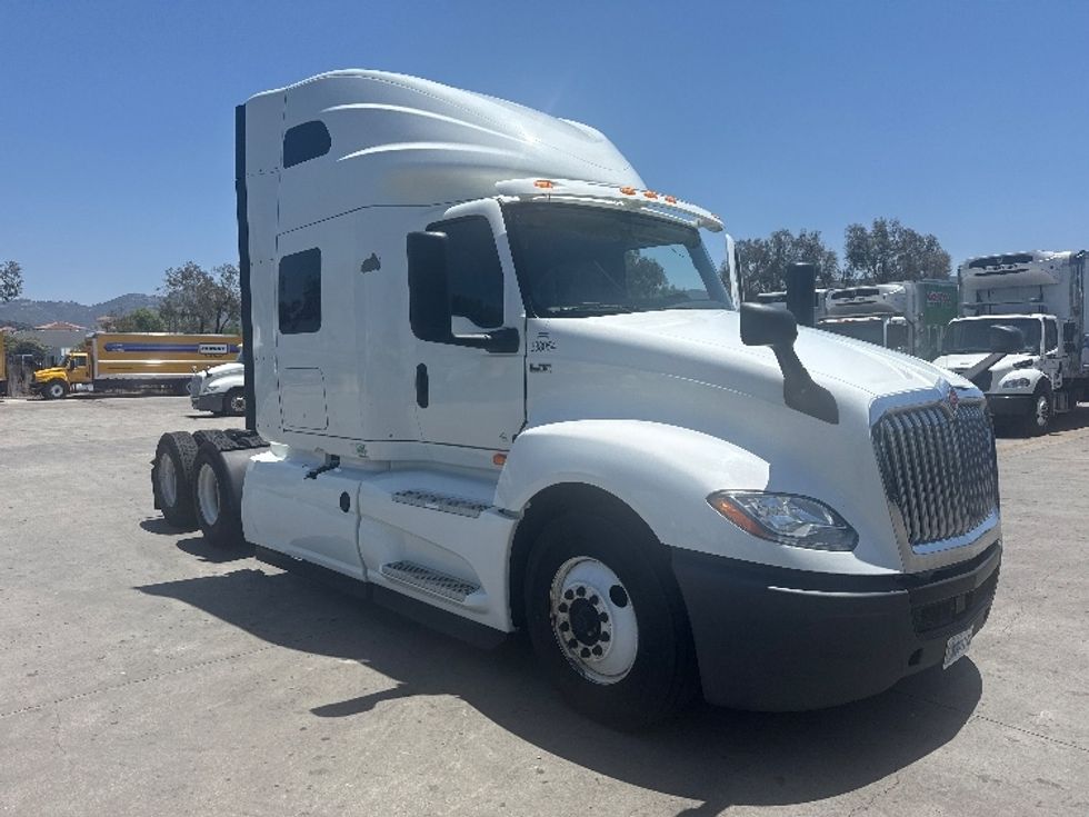 Sleeper Tractor-Heavy Duty Tractors-International-2020-LT625-Torrance-CA-488,771\n\t\tmiles-$ 40,500 - Image 1