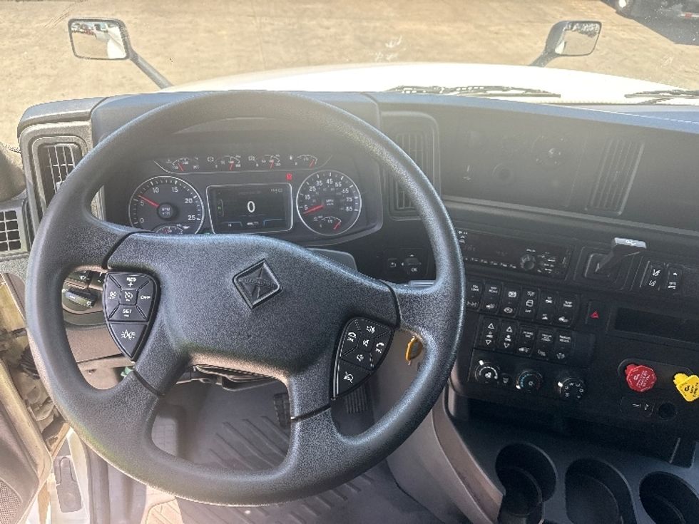 Sleeper Tractor-Heavy Duty Tractors-International-2020-LT625-Torrance-CA-488,771\n\t\tmiles-$ 40,500 - Image 11