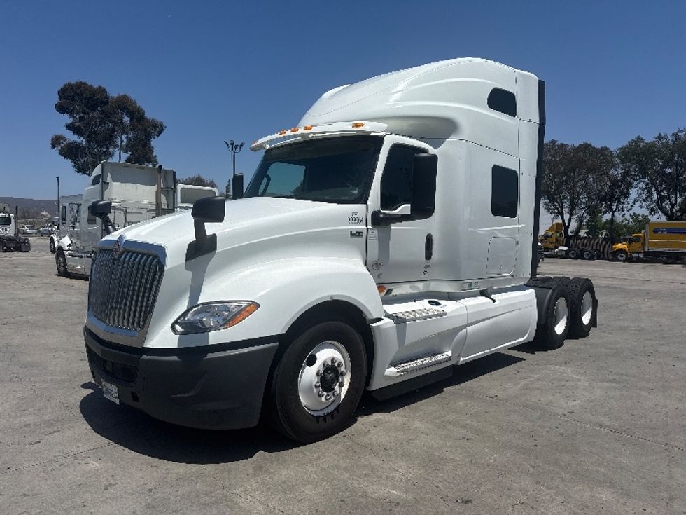 Sleeper Tractor-Heavy Duty Tractors-International-2020-LT625-Torrance-CA-488,771\n\t\tmiles-$ 40,500 - Image 3