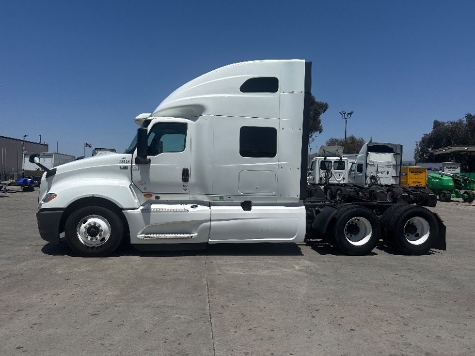 Sleeper Tractor-Heavy Duty Tractors-International-2020-LT625-Torrance-CA-488,771\n\t\tmiles-$ 40,500 - Image 4