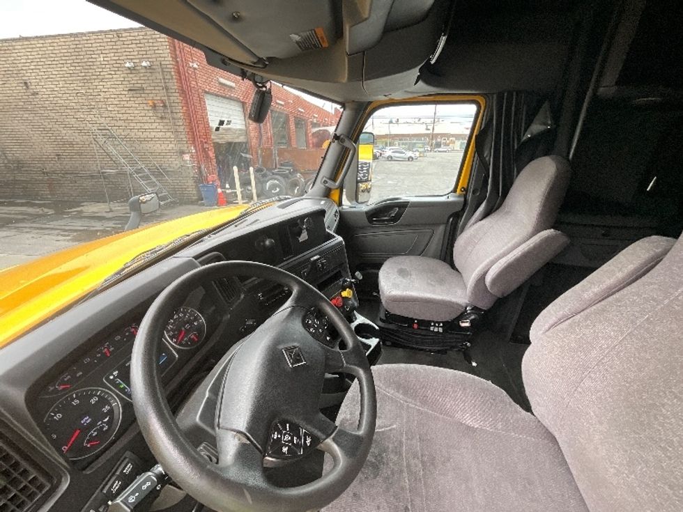 Sleeper Tractor-Heavy Duty Tractors-International-2020-LT625-Torrance-CA-565,220\n\t\tmiles-$ 51,000 - Image 10