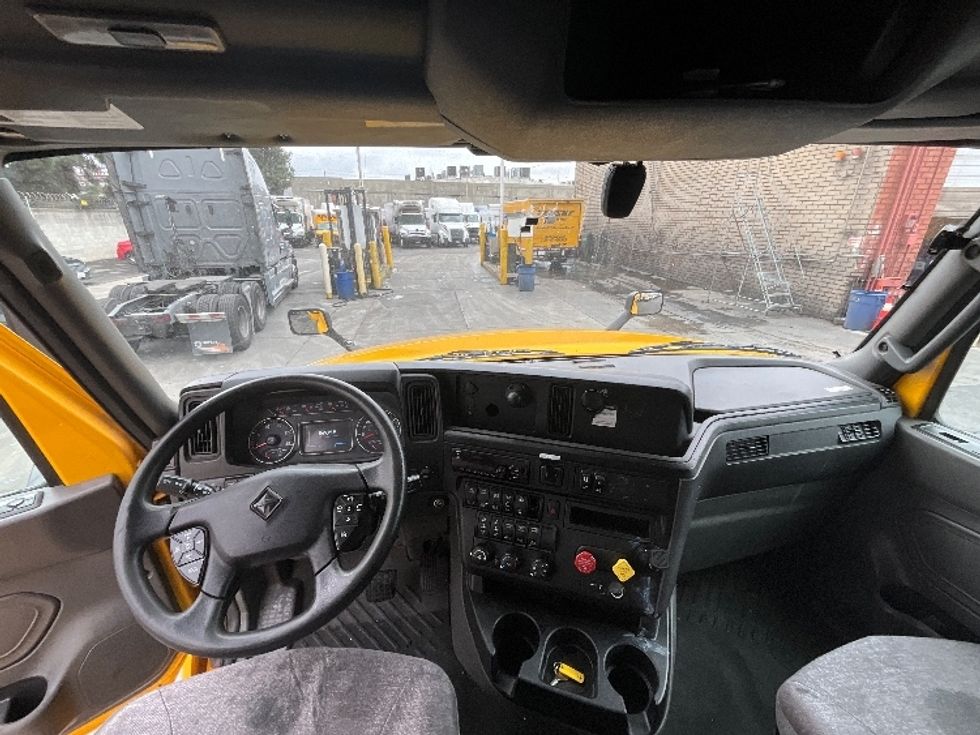 Sleeper Tractor-Heavy Duty Tractors-International-2020-LT625-Torrance-CA-565,220\n\t\tmiles-$ 51,000 - Image 12