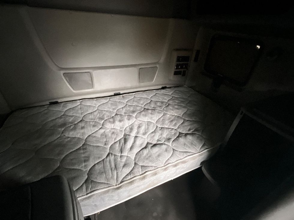 Sleeper Tractor-Heavy Duty Tractors-International-2020-LT625-Torrance-CA-565,220\n\t\tmiles-$ 51,000 - Image 17