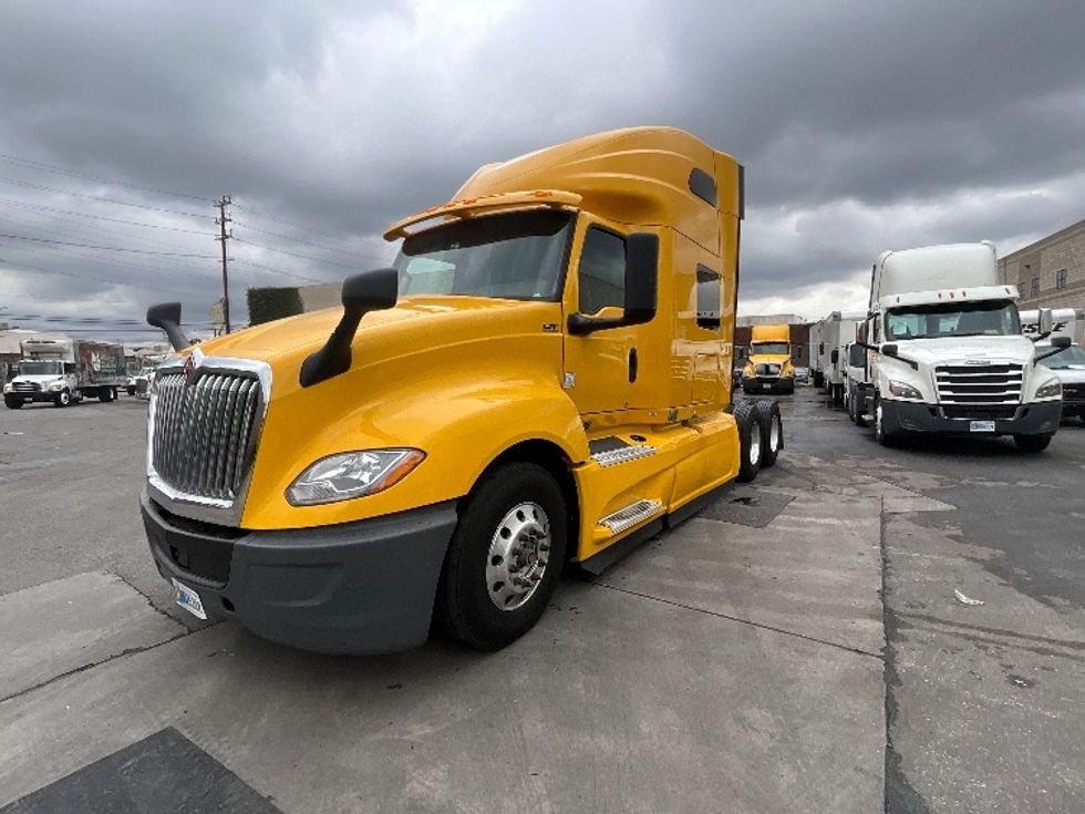 Sleeper Tractor-Heavy Duty Tractors-International-2020-LT625-Torrance-CA-565,220\n\t\tmiles-$ 51,000 - Image 3