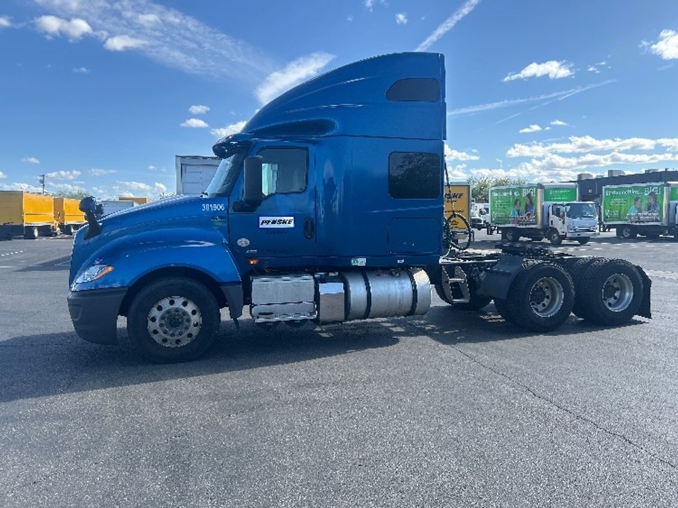 Sleeper Tractor-Heavy Duty Tractors-International-2020-LT625-Tucson-AZ-533,747\n\t\tmiles-$ 29,250 - Image 4