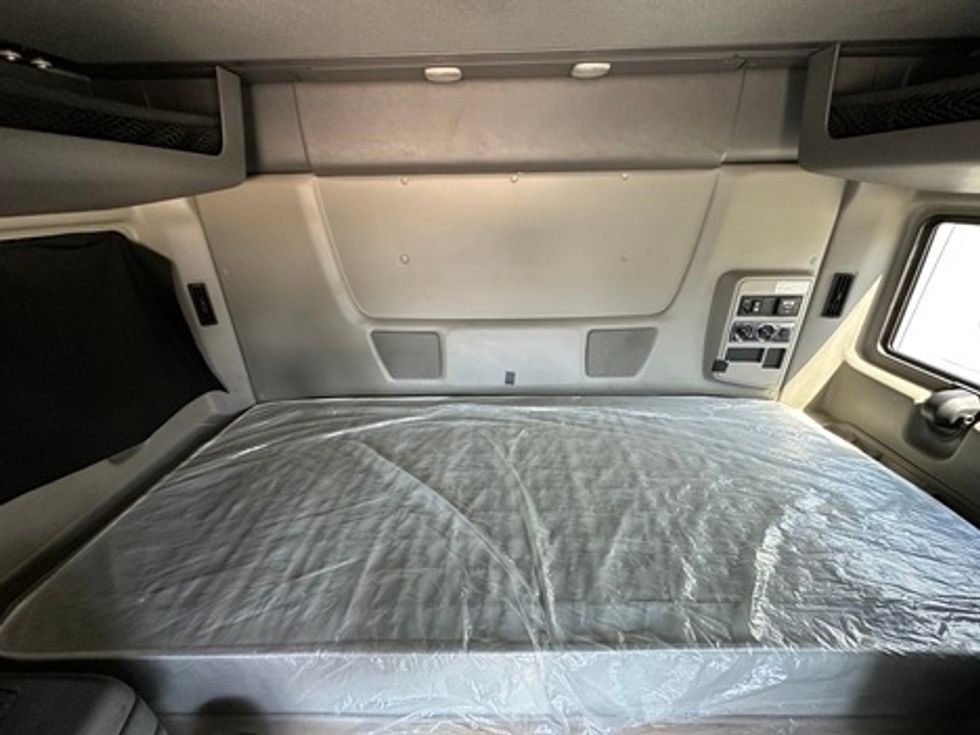 Sleeper Tractor-Heavy Duty Tractors-International-2020-LT625-Valdosta-GA-413,454\n\t\tmiles-$ 51,500 - Image 11