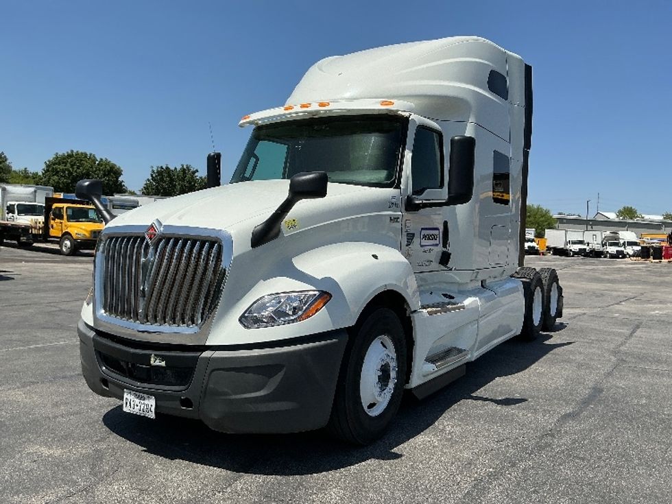 Sleeper Tractor-Heavy Duty Tractors-International-2020-LT625-Waco-TX-571,665\n\t\tmiles-$ 43,500 - Image 3